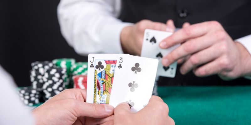 Tổng quan về Cách chơi Poker thắng lớn tại BK8